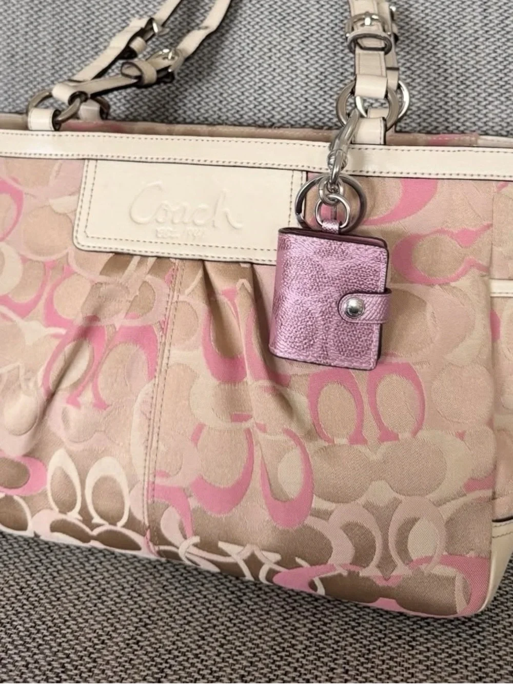 COACH 📸 NWOT Picture Frame Bag Charm in Signature Metallic Pink -Limited Edition